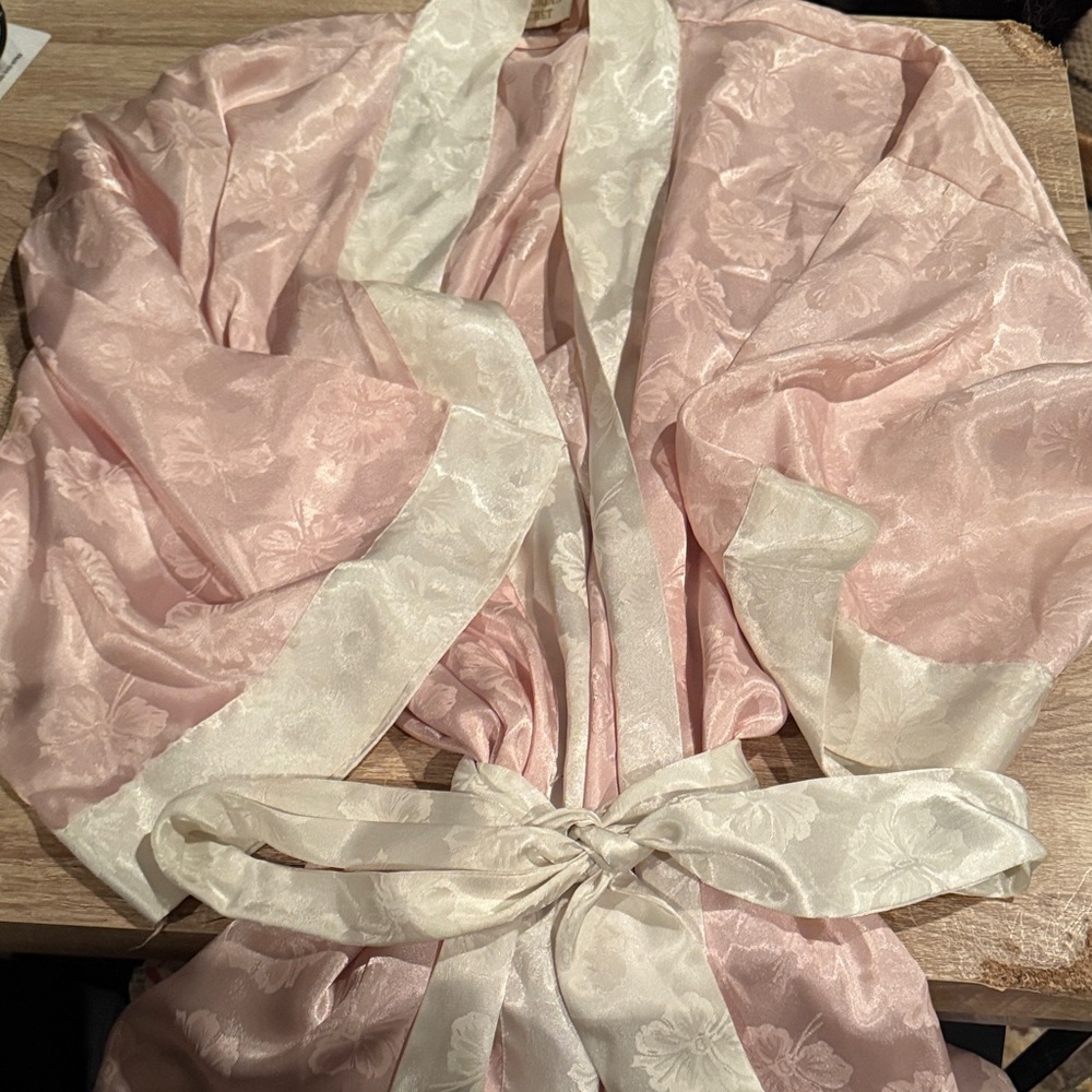 Vintage 80s Victoria’s Secret Gold Label Robe
